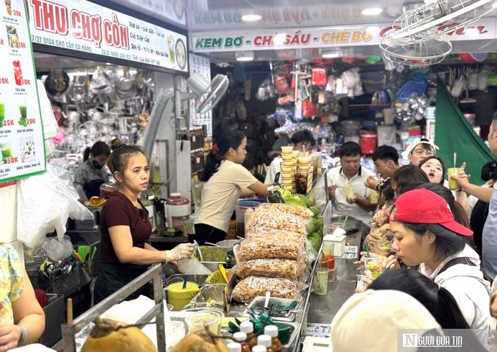 Chợ Cồn từ lâu là điểm đến quen thuộc của tín đồ ẩm thực, nơi lưu giữ những hương vị đặc trưng nhất của xứ Quảng.