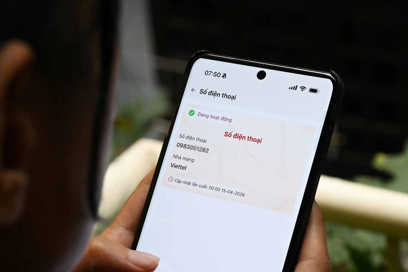 Việc tích hợp xác nhận SIM chính chủ trên VNeID là giải pháp then chốt để giải quyết tranh chấp tài khoản số.